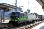 193 267 Siemens Vectron mit Taschenwagenzug in Rosenheim am 12.08.2022.