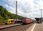   Die 185 067-6 (91 80 6185 067-6 D-DB), eine TRAXX F140 AC1 der DB Cargo AG f�hrt am 13.08.2017 mit einer kalten 185.2er (TRAXX F140 AC2) und einem gemischten G�terzug durch den Banhhof Dillenburg in