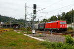Die 185 341-5 (91 80 6185 341-5 D-DB) der DB Cargo Deutschland AG fährt am 20.09.2021 mit einem gem.
