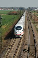 ICE 3 in Neu-Ulm Pfuhl am 09.04.2009.