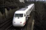 Der ICE (Intercity-Experimental) 410 001-2 und 410002-0 bei der Pr�sentation in Ulm am 12.12.1985. (Diascan)