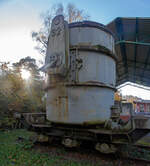 Dreiachsiger Roheisenpfannen-Wagen (oder Gie�pfannen-Wagen) ausgestellt im Au�enbereich vom Bergbaumuseum Herdorf-Sassenroth des Landkreis Altenkirchen, hier am 03 November 2024.