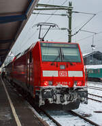 Von Offenburg fuhren wir am 08.12.2012 mit dem RE 4705 durch den Schwarzwald nach Konstanz, gezogen von der 146 228-2 (91 80 6146 228-2 D-DB) der DB Regio Baden-Württemberg, die Spuren sind an