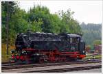 Die  99 741 der Wei�eritztalbahn, hier ausgeliehen von der Fichtelbergbahn (ex DB 099 725-4, ex DR 99 1741-0) am 25.08.2013  beim Umsetzen im Bahnhof Oberwiesenthal.