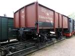 Historischer Hochbordwagen Omk(u) Nr.46954 der KSächsStsEB auf Rollwagen in Radebeul-Ost am 11.04.2016.