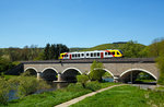   Ein  Alstom Coradia LINT 41 der HLB (Hessische Landesbahn) überquert am 08.05.2016 bei Fürthen die Sieg.