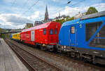 In einer ungew�hnlichen Komposition (im Sandwich zweier SIEMENS Vectron Dual Mode der PRESS) f�hrt ein Schienenpr�fzug (SPZ 3), auf Pr�ffahrt (der Messwagen ist auf die Schiene absenkt) am 30.04.2023