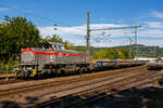 Nun drückt die 271 022-6 „Charlotte“ (92 80 1271 022-6 D-KAF) eine Vossloh/MaK G 1000 BB der KAF Falkenhahn Bau AG.