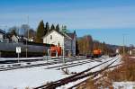 Der Bahnhof Burbach (Kreis Siegen) an der Hellertalbahn (KBS 462) bei km 101,0 am 18.03.2013, an diesem Bf.