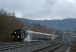   Auf der Rückfahrt von der Bindweide erreicht die Dreizylinder-Güterzug-Dampflokomotive 58 311 der UEF Ulmer Eisenbahnfreunde (ex DR 58 1111-2, ex DR 58 311, ex G 12 Baden 1125), am