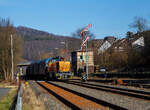 Nun hat der lange Übergabezug der KSW am 03.03.2023 im Bahnhof Herdorf Signal Hp 2 (Langsamfahrt) und die Fahrt nach Dillenburg kann beginnen.