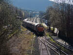 Ein Coilzug im Sandwich zweier Vossloh G 1000 BB der KSW (Kreisbahn Siegen-Wittgenstein), vorne die KSW 44 (92 80 1271 004-4 D-KSW) und am Zugschluss die KSW 47 (92 80 1271 027-5 D-KSW), ex HFM D 2,