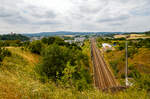 Blick auf den ICE-Bahnhof Montabaur an der Schnellfahrstrecke Köln–Rhein/Main (KBS 472 bei Streckenkilometer 89) am 07.07.2019.
