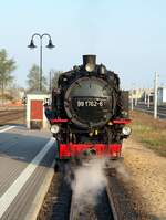 Umsetzen und Wasserfassen der Lok 99 1762-6 in Radebeul am 12.04.2016.