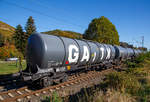 Vierachsiger-Drehgestell Kesselwagen f�r D�senkraftstoff (Jet A-1), der Gattung Zans, registriert als 37 84 7829 616-3 NL-GATXD der GATX Rail Germany GmbH am 13.10.2018 im Zugverband bei der