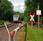 Ein GTW 2/6 der Hellertalbahn als (Neunkirchen-Herdorf-Betzdorf) f�hrt am 30.07.2012 von Herdorf Richtung Betzdorf, hier beim B� bei km 87,8 (Herdorf-Sassenroth).