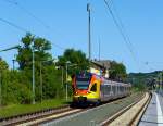 Ein 5-teiliger Flirt 429 546 / 046 der HLB (Hessischen Landesbahn) als RE 40 Gie�en-Siegen, f�hrt am 07.07.2013 durch den Bahnhof Ehringshausen in Richtung Siegen.