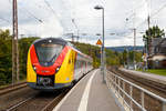   Der ET 349 (94 80 1440 349-7 D-HEB / 94 80 1441 849-5 D-HEB / 94 80 1440 849-6 D-HEB) ein dreiteiliger Alstom Coradia Continental der HLB (Hessische Landesbahn)  hat am 24.09.2018, als  RB 95