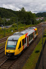 Der VT 208 (95 80 0640 108-6 D-HLB), ein Alstom Coradia LINT 27 der HLB, ex vectus VT 208, fährt am 25.08.2019, als RB 90  Westerwald-Sieg-Bahn  (Altenkirchen- Au - Betzdorf - Siegen) den Bahnhof