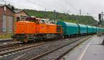   Nun zieht die Lok 46 (277 807-4) der Kreisbahn Siegen-Wittgenstein (KSW) einem Coilgüterzug am 08.07.2014 von Betzdorf/Sieg in Richtung Herdorf.