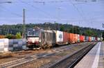 Siemens Vectron X 4 E 872 mit Containerzug 91 80 6 193 872-9 D-DISPO MRCE in Amstetten am 11.09.2022.