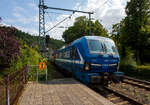 Der an die RTB Cargo (RATH Gruppe/Rurtalbahn) vermietete, SIEMENS Smartron 192 015-6 (91 80 6192 015-6 D-NRAIL) der Paribus Rail Portfolio III GmbH & Co. KG (Hamburg), eingestellt bei northrail GmbH (Hamburg), fährt am 05 August 2025 mit einem geschlossen Doppelstock-Autotransportzug der ARS Altmann AG (mit Wagen der Gattung Hccrrs), durch den Bahnhof Kirchen/Sieg in Richtung Siegen.

Der SIEMENS Smartron wurde 2020 von Siemens Mobilitiy in München-Allach unter der Fabriknummer 22817 gebaut und an die Paribus Rail Portfolio III die Loks der northrail GmbH (Hamburg) finanziert.