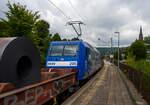 Die RBH 206 / 145-CL-206 / 145 102-0 (91 80 6145 102-0 D-RBH) der RBH Logistics GmbH, Gladbeck, ex RBH - RAG Bahn and Hafen GmbH, fährt am 28 Juli 2025 mit einem offenen Warmband-Coilzug durch