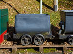 Eine 600 mm Grubenlore / F�rderwagen (mit feststehender Mulde) als Denkmal beim Wodanstolln in Neunkirchen-Salchendorf  (28.10.2021).