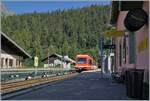 Der SNCF ZRx 1853 (94 87 0001 853-8 F-SNCF) als TER von Vallorcine nach St-Gervais Les Bains Le Fayette erreicht den Bahnhof Montroc Le Planet.