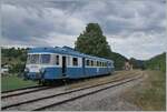 30 ANS CONI'FER /30 Jahre Coni'Fer - Der X 2816 der Association l'autorail X2800 du Haut-Doubs erreicht den mir bis anhin unbekannten Kreuzungsbahnhof der Coni'Fer von Le Touillon, wo dann auf den Gegenzug gewartet werden muss. 

15. Juli 2023 