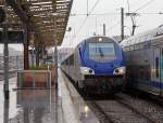 Es regnete Bindf�den, als dieser SNCF TER Regionalzug mit dem Steuerwagen voraus am 25.03.2015 in den Bahnhof Marseille Saint-Charles ein fuhr. 

Der SNCF TER 2.Klasse Steuerwagen der Gattung B5 uxh, UIC-Wagennummer F-SNCF 50 87 80-77 123-6. Dieser Wagen ist f�r eine H�chstgeschwindigkeit von 160 km/h zugelassen. hat ein Eigengewicht von 45 t und hat 45 Sitzpl�tze in der 2. Klasse.