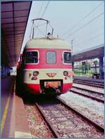 Ein FS Ale 801 wartet in Gallarate auf seine Abfahrt nach Luino.