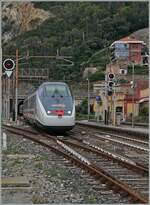 Als vor wenigen Jahren bei Cervia eine der sch�nsten Streckenabschnitte der Strecke Genova - Ventimiglia durch eine Tunnel-Variante ersetzt wurden, reiste im Vorfeld nochmals zahlreiche Fotografen an.