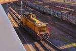 Auf der Wanderung von Esch nach Belvla Universit�, fuhr die CFL Cargo Mak 317, unter dem Velodukt an mir vorbei. 21.11.2025