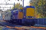 Ex-NS 2454 schiebt ein Überbringungszug durch Wijchen am 10 November 2019.