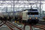 RFO 1829 schlept ein Kesselwagenzug durch 's-Hertogenbosch am 4 Augustius 2019.
