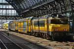 NS 1768 verlässt Amsterdam centraal am 5 Juli 2018.