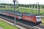 Auf die Hochgeschwindigheitsstrecke passiert FYRA 186 113 Lage Zwaluwe am 26 Juni 2012.