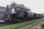 Ex-NS 8107 steht mit ein Dampfpendelzug am 14 Oktober 2023 abfahrtbereit in Haaksbergen w�hrend die MBS-Herbstdampftage.  Dieser Lok wurde bei der Staatsspoorwegen als 657 'Kikker' in Dienst gestellt, wurde als 8107 umnumeriert nach der �bernahme von die SS durch die NS.