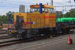 Am 27 Juni 2025 ist Strukton 704 'MARTINE' an die Arbeit in Nijmegen.