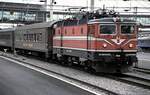 SJ Rc 6 Nr.1392 mit Personenzug in Hallsberg am 01.08.1994.
