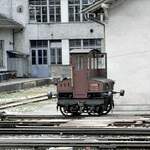 SBB Akku Traktor Ta 969 mit Magnetpuffer in Olten am 15.08.1980. Inbetriebsetzung zwischen 1911 und 1927; L�P 3,30 m; 7 t; 5 PS und Vmax 10 km/h.