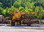 Der MOB Kranwagen X 23, ex MOB X 14, ist am 28.05.2012 in Montbovon abgestellt.