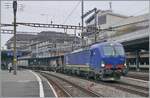 Seit einiger Zeit kann ich mich ja nicht mehr über einen Mangel an Vecrton-Loks in unserer Gegend beklagen, aber eine so schöne blaue Lok lohnte dann doch ein Bild: die 193 046 (91 80 6193