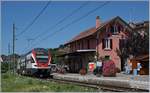 SBB Sommerfahrplan 2018 mit einem RE Fribourg - Vevey - Gen�ve bei der Durchfahrt in Chexbres.
