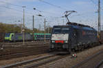 DB/SBB: Zusammentreffen von MRCE dispolok 189-982 ES 64 F4-082 im Dienste von SBB CARGO International und BLS CARGO  485 020-2 in Weil am Rhein am 4.