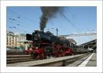 Die 01 202 verl�sst mit einem Extrazug Lausanne.