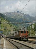 100 Jahre BLS: Die Ae 4/4 251 verl�sst mit ihrem Pendelzug Goppenstein Richtung Brig.