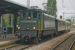 Leider war 25 September 2010 etwas grau w�hrend das regionaler Bahnfest  150 Ann�es de Arc Jurassi�n  mit Auftritt von 10950 mit Extrazug in Neuchatel.