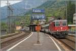 Die SBB Re 4/4 II 11228 mit dem IR 2169 von Bsle nach Locarno.